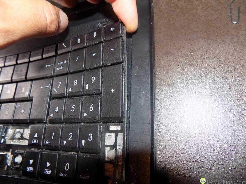 Déboiter clavier sur PC Portable Asus