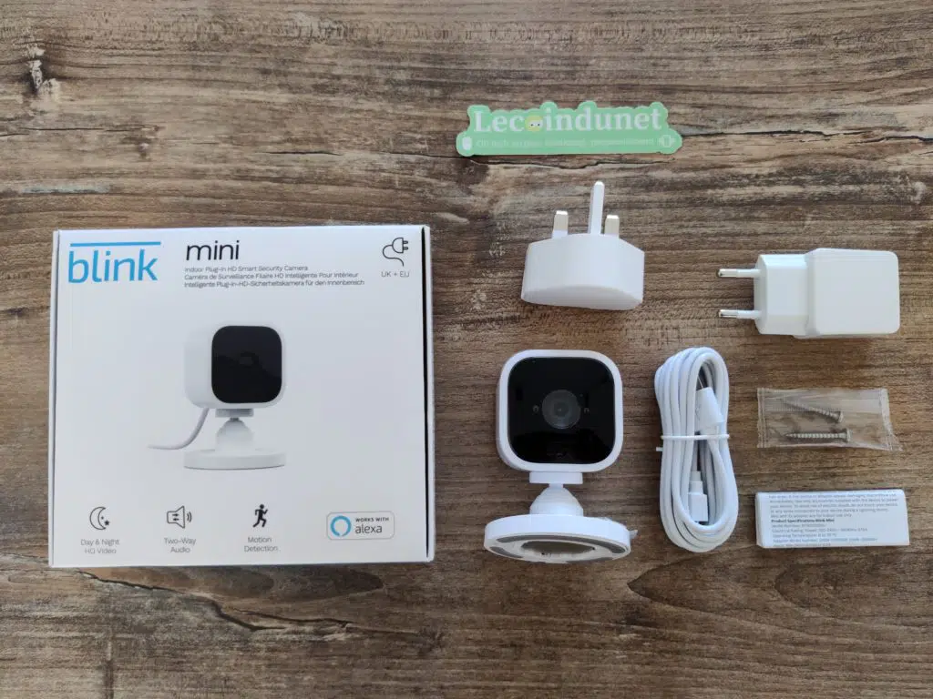 Vidéosurveillance Blink for home Blink Home Security© - 2 x Caméra de  surveillance d'intérieur connectée compacte, vidéo HD 1080p et  détection de mouvements, Alexa