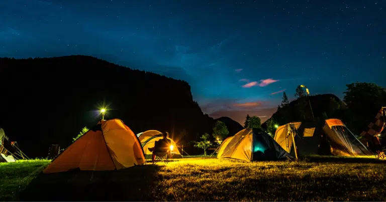 Regarder la TV en camping : 9 solutions