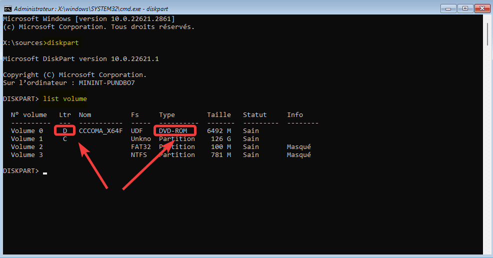 Lister les volumes et trouver la lettre du support d'installation avec diskpart
